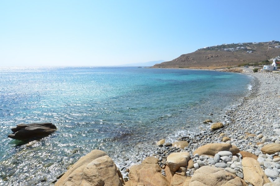 What Makes Choulakia and Its Pebble Beach Distinctive in Mykonos?